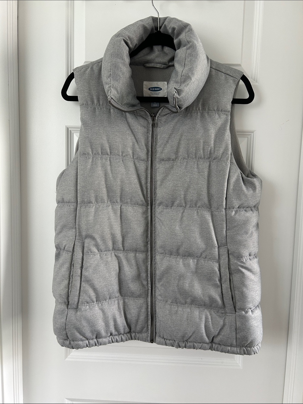 Old Navy Women's Heather Gray Quilted Puffer Vest
